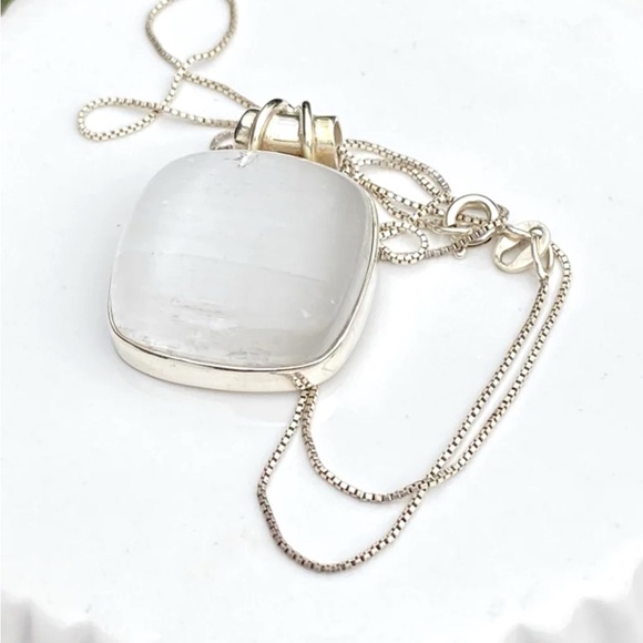 Selenite Necklace - Picture 1 of 11
